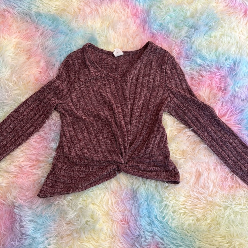 Like new shirt size 9y. Fits short. Fits like 7/8